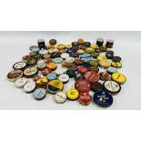 A BOX CONTAINING AN EXTENSIVE COLLECTION OF ASSORTED EMPTY VINTAGE ROUND TOBACCO TINS TO INCLUDE