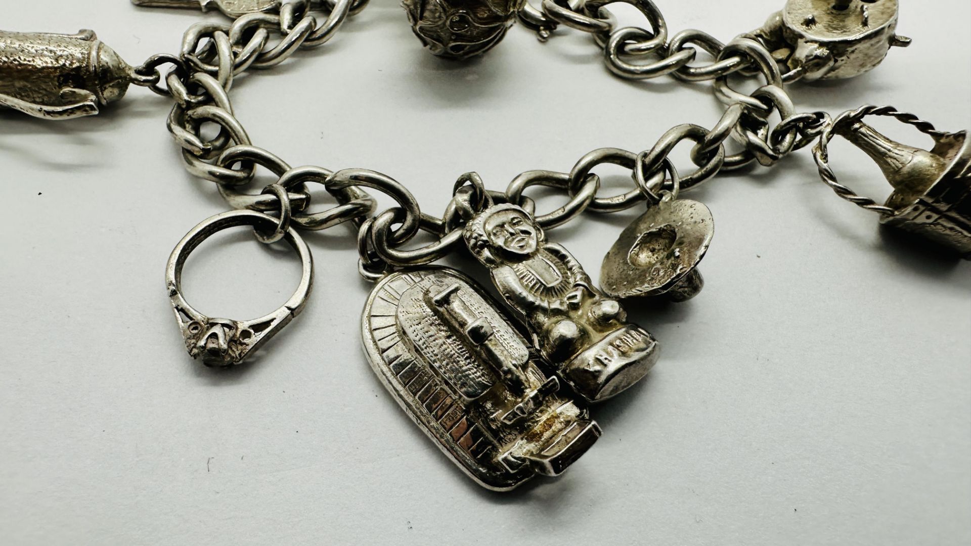 VINTAGE SILVER 925 CHARM BRACELET - 9 CHARMS ATTACHED. - Image 4 of 8