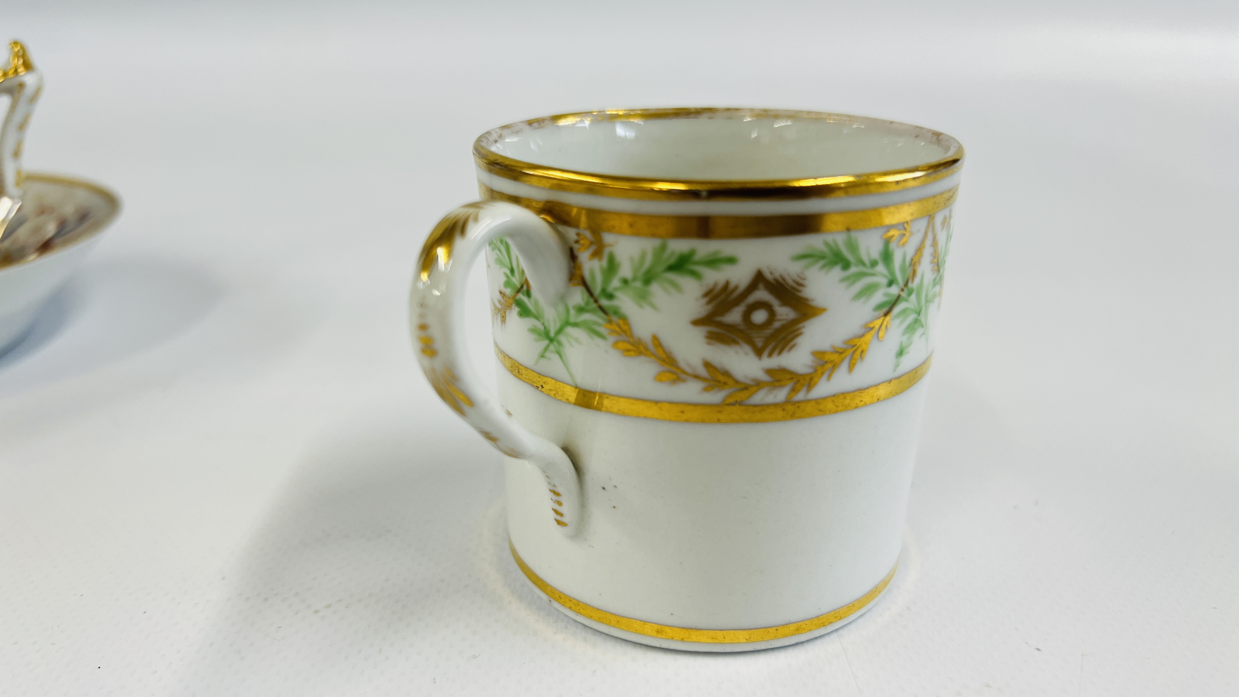 A FLIGHT BARR AND BARR WORCESTER PORCELAIN TEA CUP, - Image 5 of 38