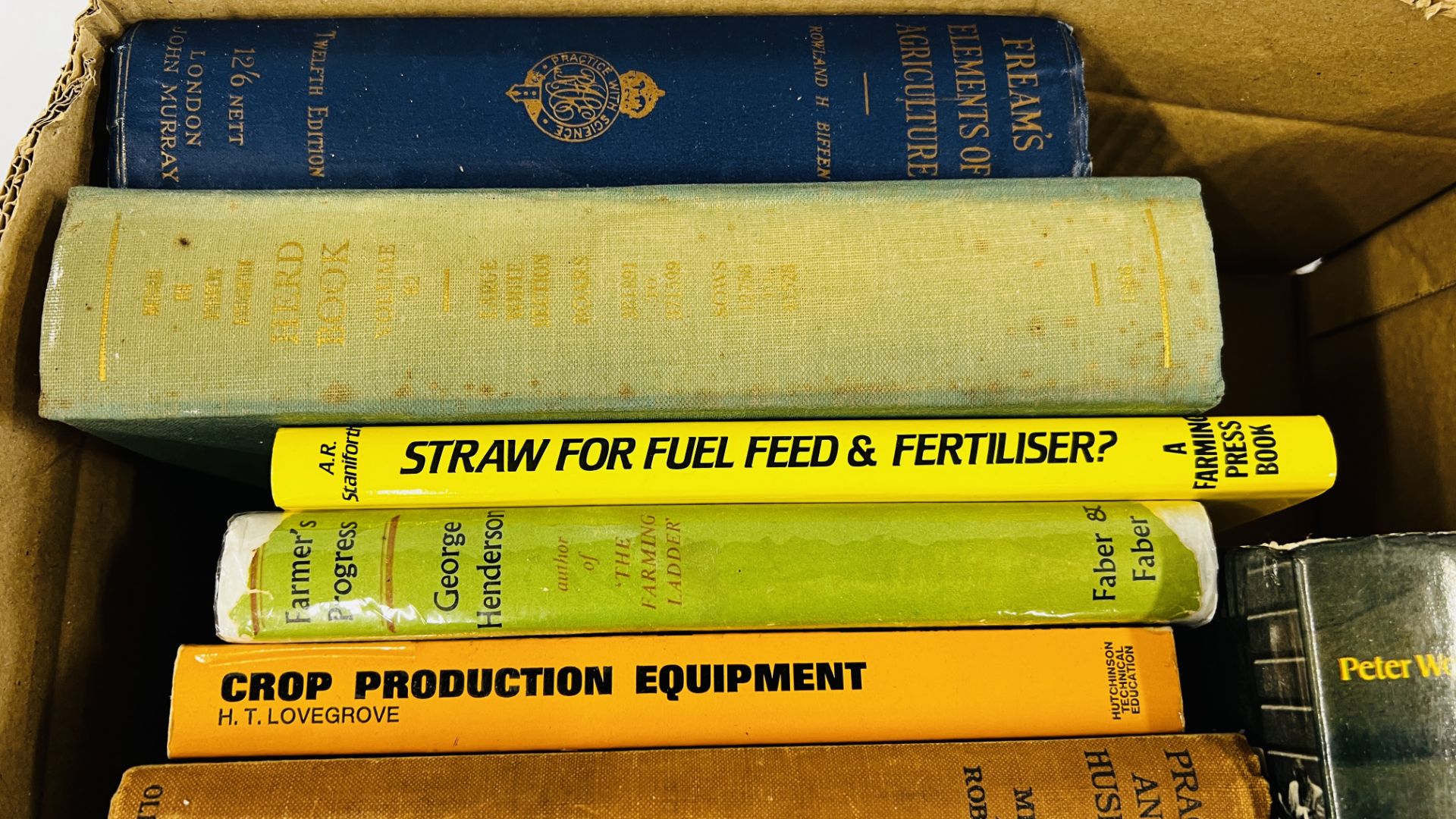 A SMALL COLLECTION OF BOOKS RELATING TO AGRICULTURE AND MACHINERY. - Image 5 of 7