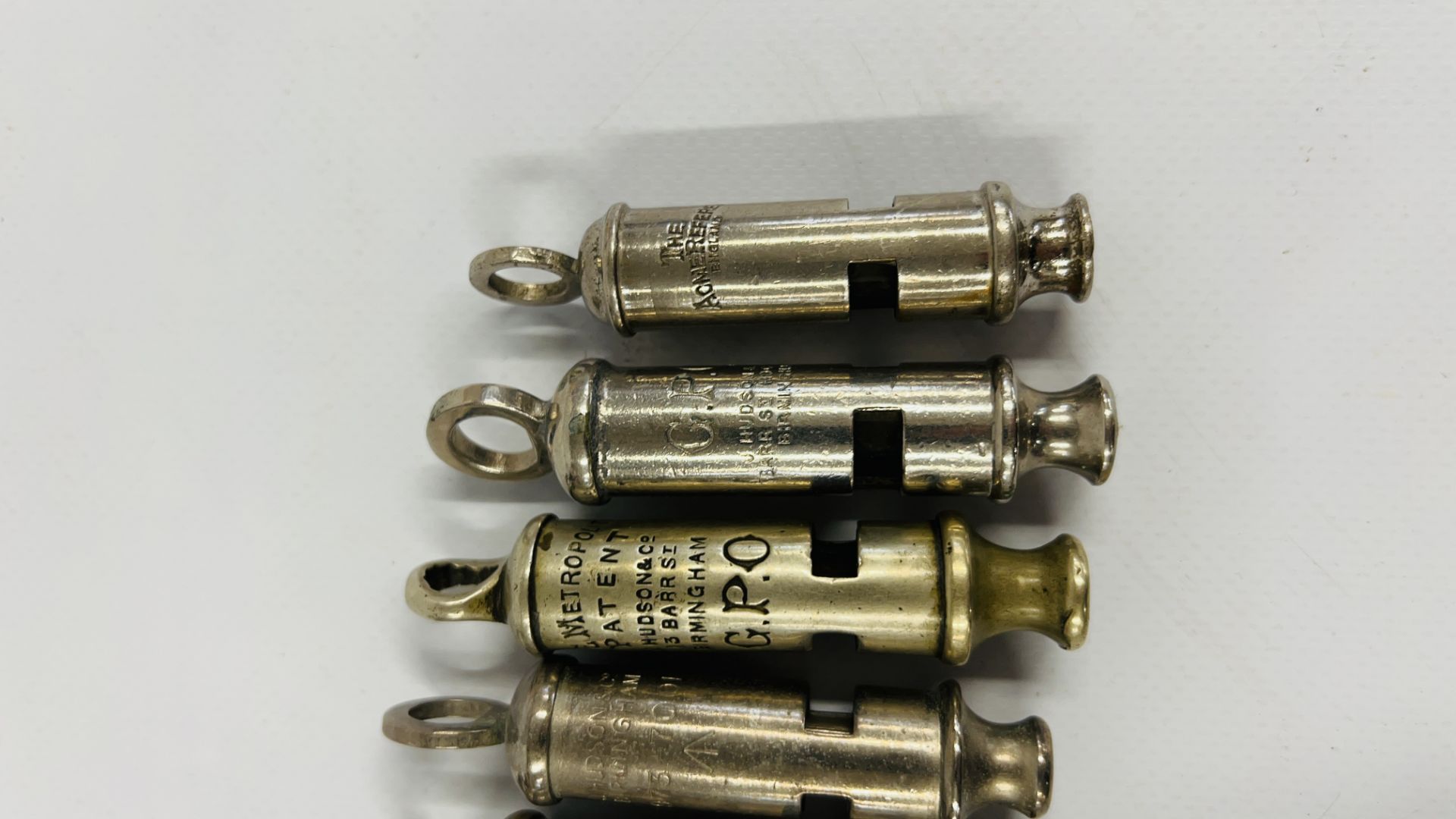 A COLLECTION OF 8 VINTAGE WHISTLES TO INCLUDE MILITARY, GPO & ACME EXAMPLES. - Image 2 of 5