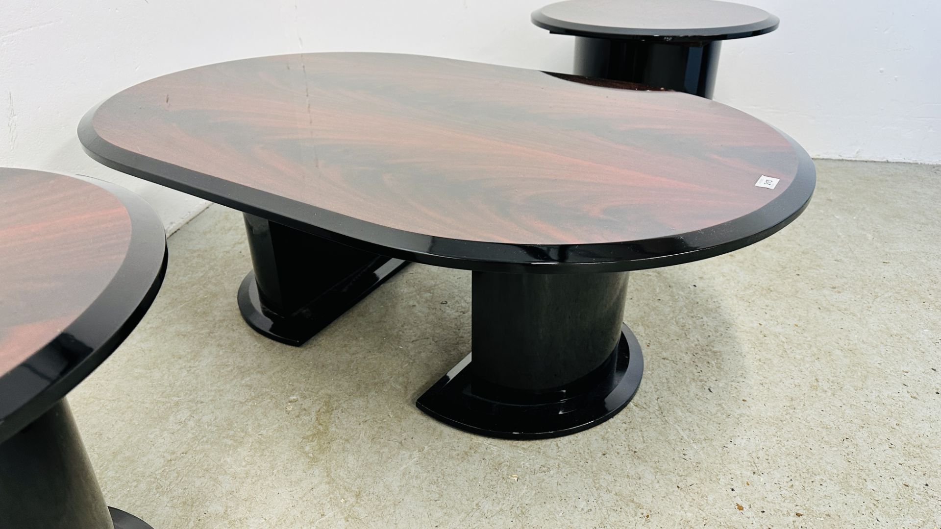 3 MATCHING DESIGN HIGH GLOSS MAHOGANY FINISH COFFEE TABLES INCLUDING A PAIR OF CIRCULAR AND 1 OVAL. - Image 6 of 16