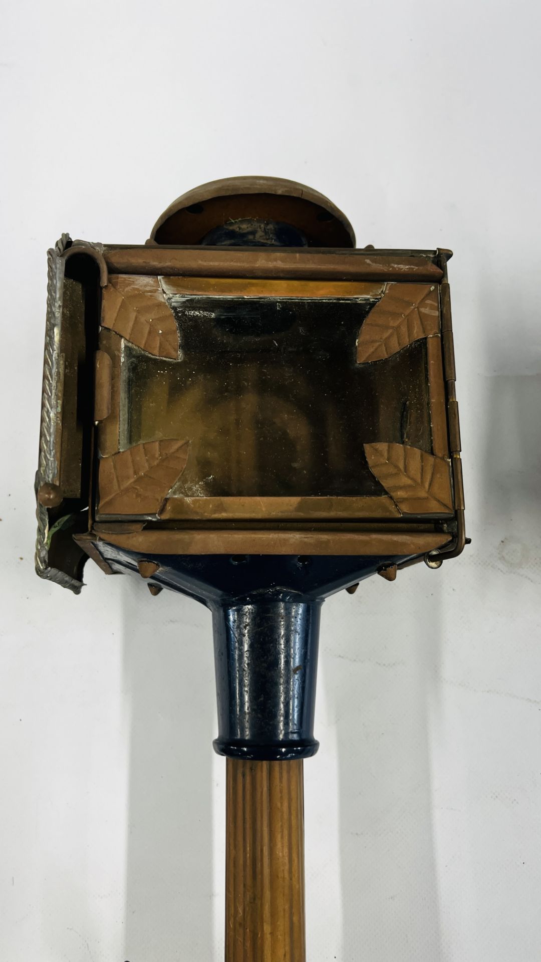 PAIR OF ANTIQUE COACH LANTERNS. - Image 10 of 14