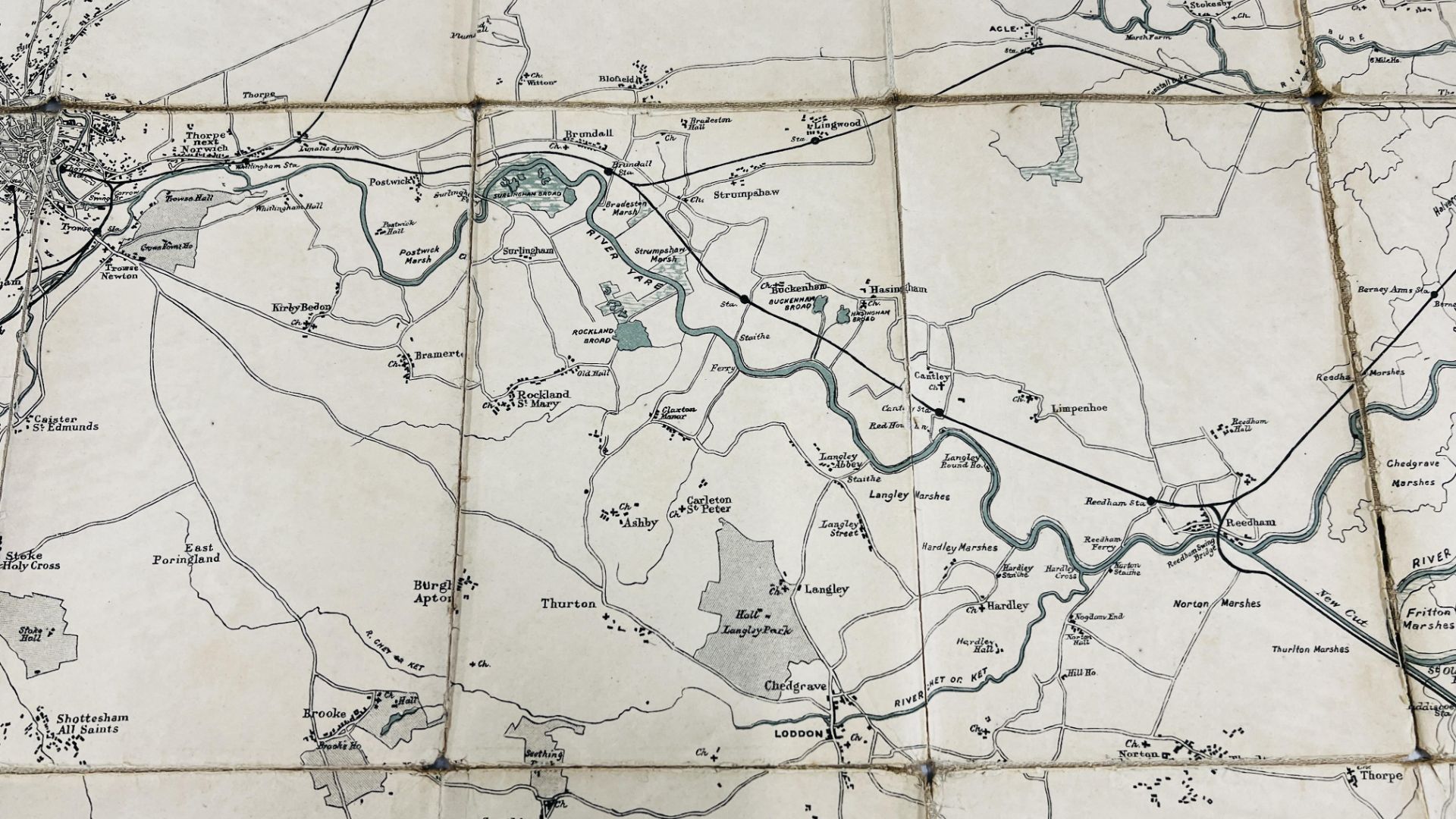 A VINTAGE MAP MARKED "JARROLDS" MAP OF THE RIVERS AND BROADS OF NORFOLK AND SUFFOLK MOUNTED ON A - Image 9 of 17