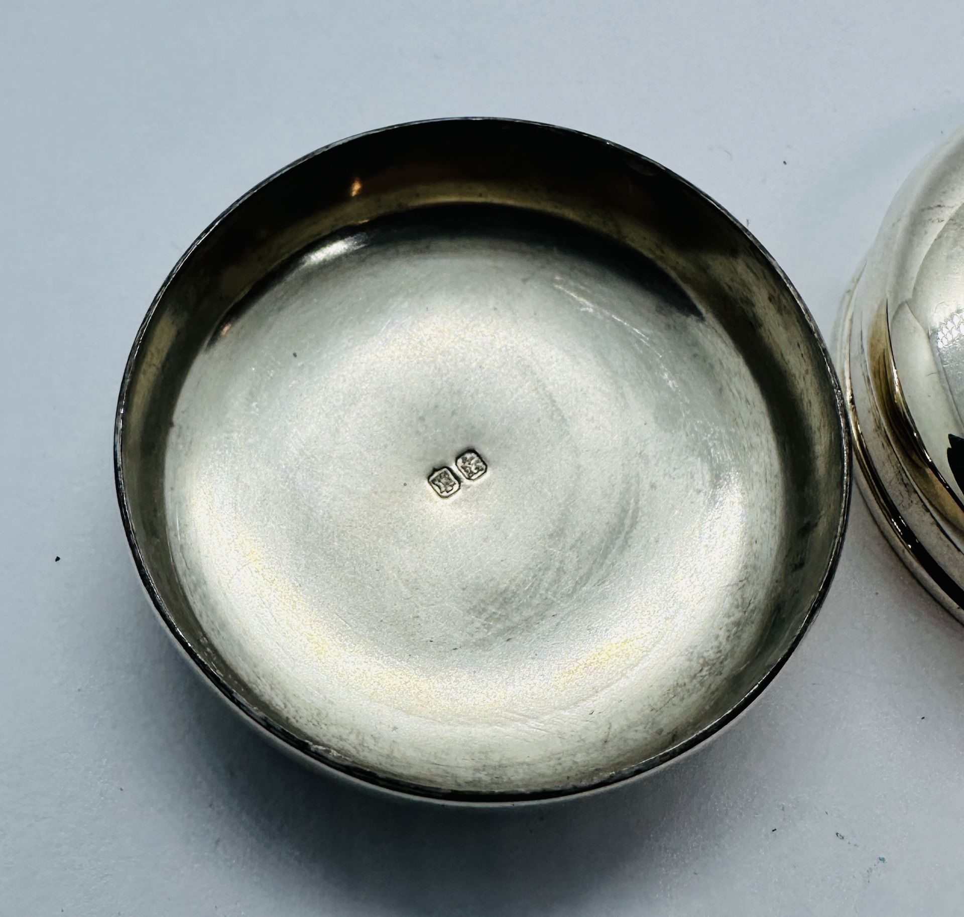 A SILVER CASED TELESCOPIC COLLAPSIBLE SHOT CUP, EDINBURGH ASSAY EAA. - Image 7 of 8