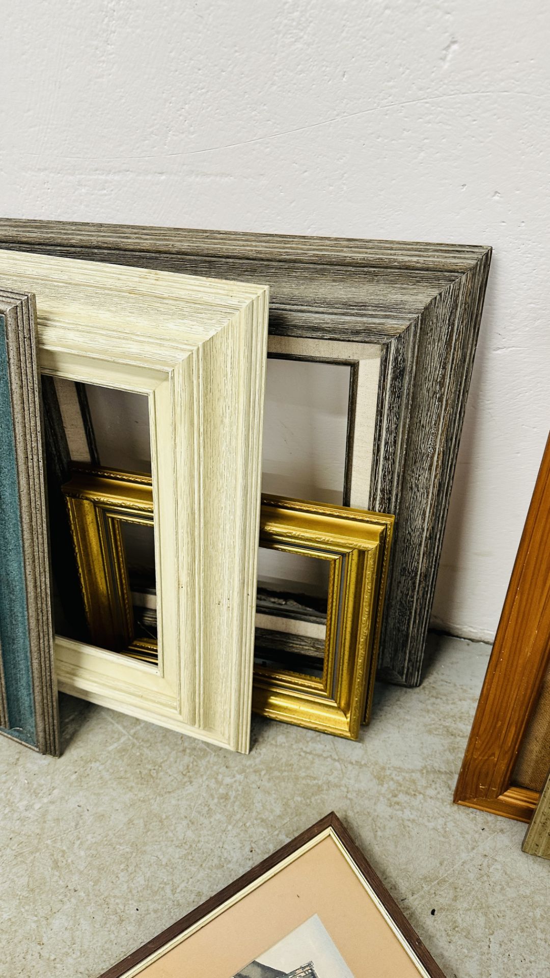 11 PICTURES AND PICTURE FRAMES AVERAGE SIZE, W 49CM X H 44CM. - Image 7 of 7
