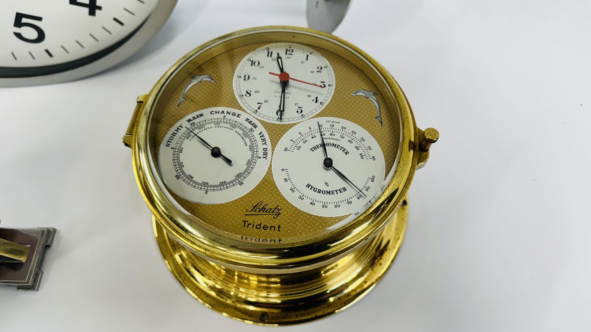 VINTAGE PIFCO MANTEL CLOCK, - Image 2 of 4