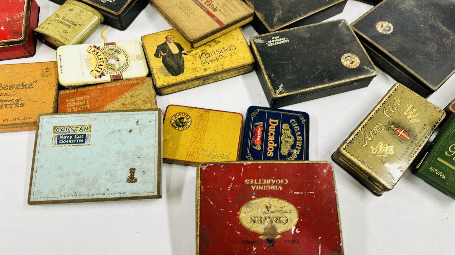 A BOX CONTAINING AN EXTENSIVE COLLECTION OF ASSORTED EMPTY VINTAGE CIGARETTE TINS TO INCLUDE - Image 13 of 14