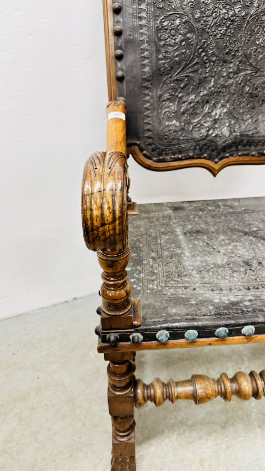 AN IMPRESSIVE SPANISH WALNUT ANTIQUE HIGH BACK ELBOW CHAIR, DETAILED SCROLLED ARMS, - Image 15 of 28