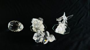 A GROUP OF 4 BOXED SWAROVSKI COLLECTIBLE ORNAMENTS TO INCLUDE ROSE (174956), HUMMINGBIRD (166184),