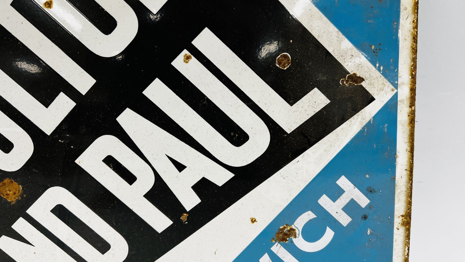 AN ORIGINAL VINTAGE ENAMEL SIGN "BOULTON AND PAUL" MAKERS NORWICH 46 X 46CM. - Image 4 of 8