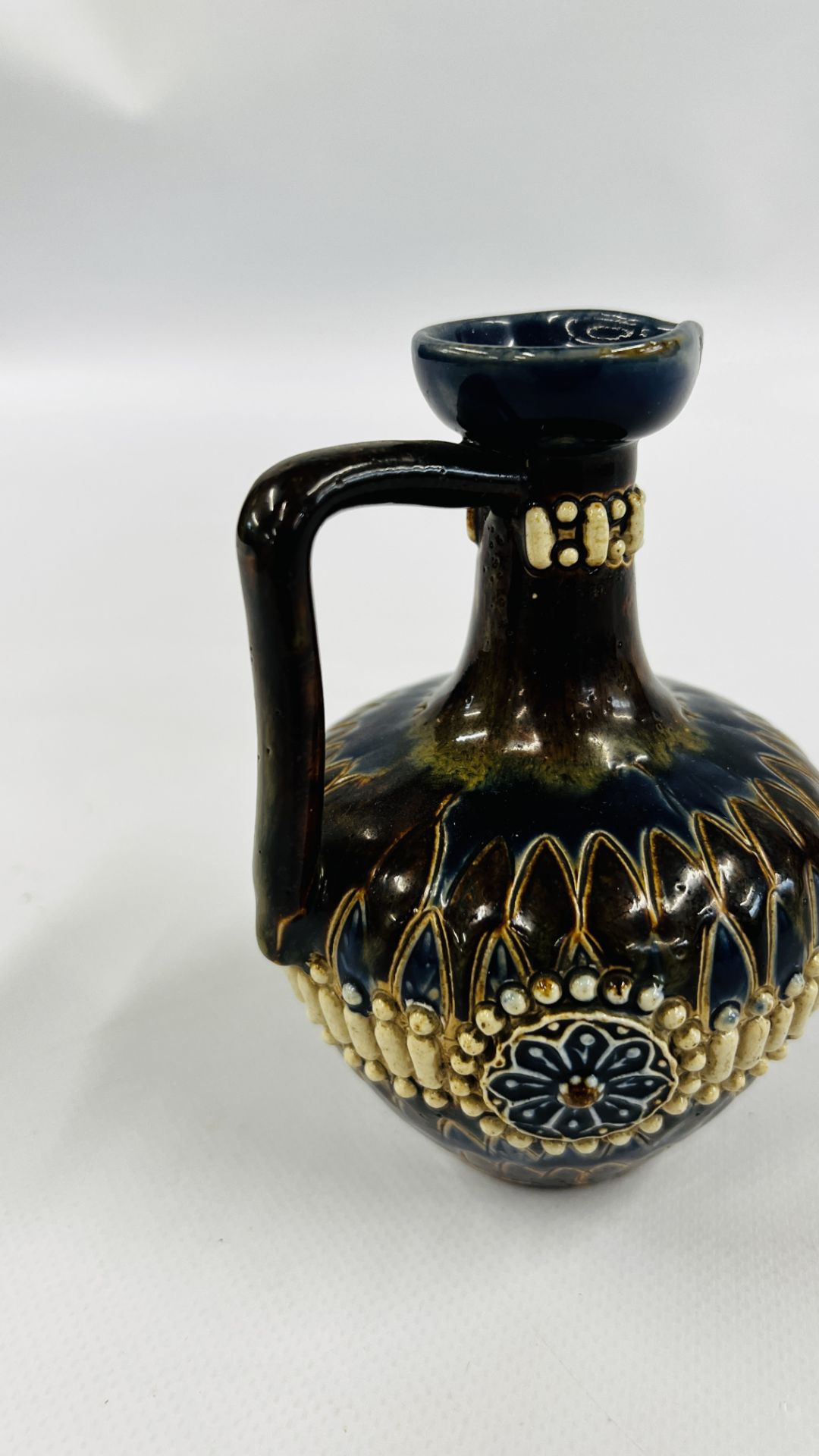 ANTIQUE DOULTON LAMBETH JUG SIGNED BY EB (ETHEL BEARD) 13CM H. - Image 8 of 9