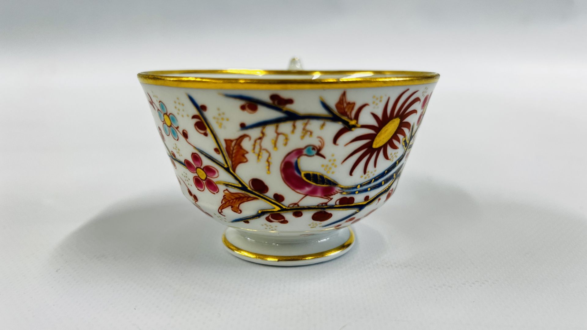 A FLIGHT BARR AND BARR WORCESTER PORCELAIN TEA CUP, - Image 36 of 38