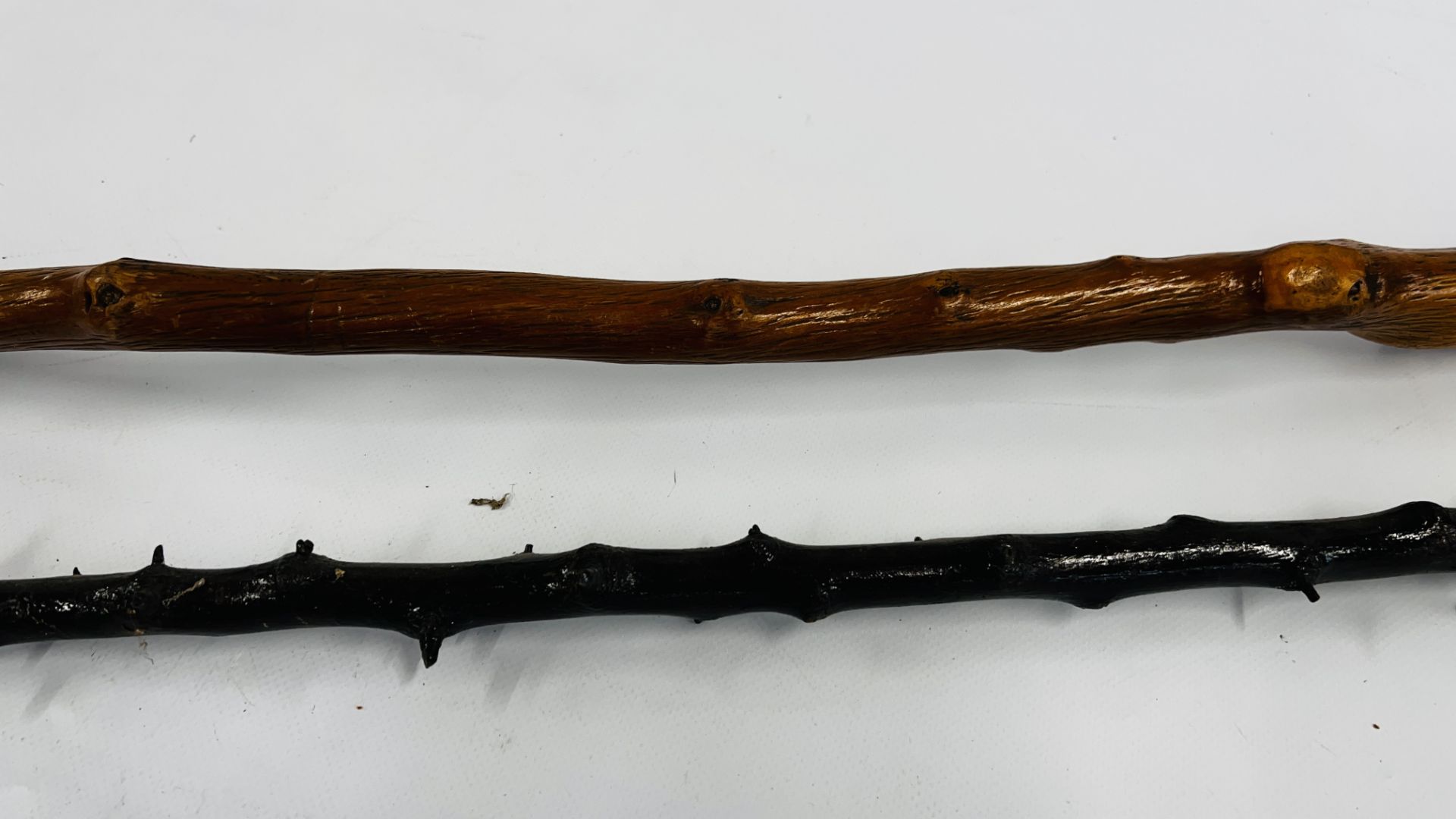 TWO BRIAR WOOD WALKING STICKS. - Bild 3 aus 5