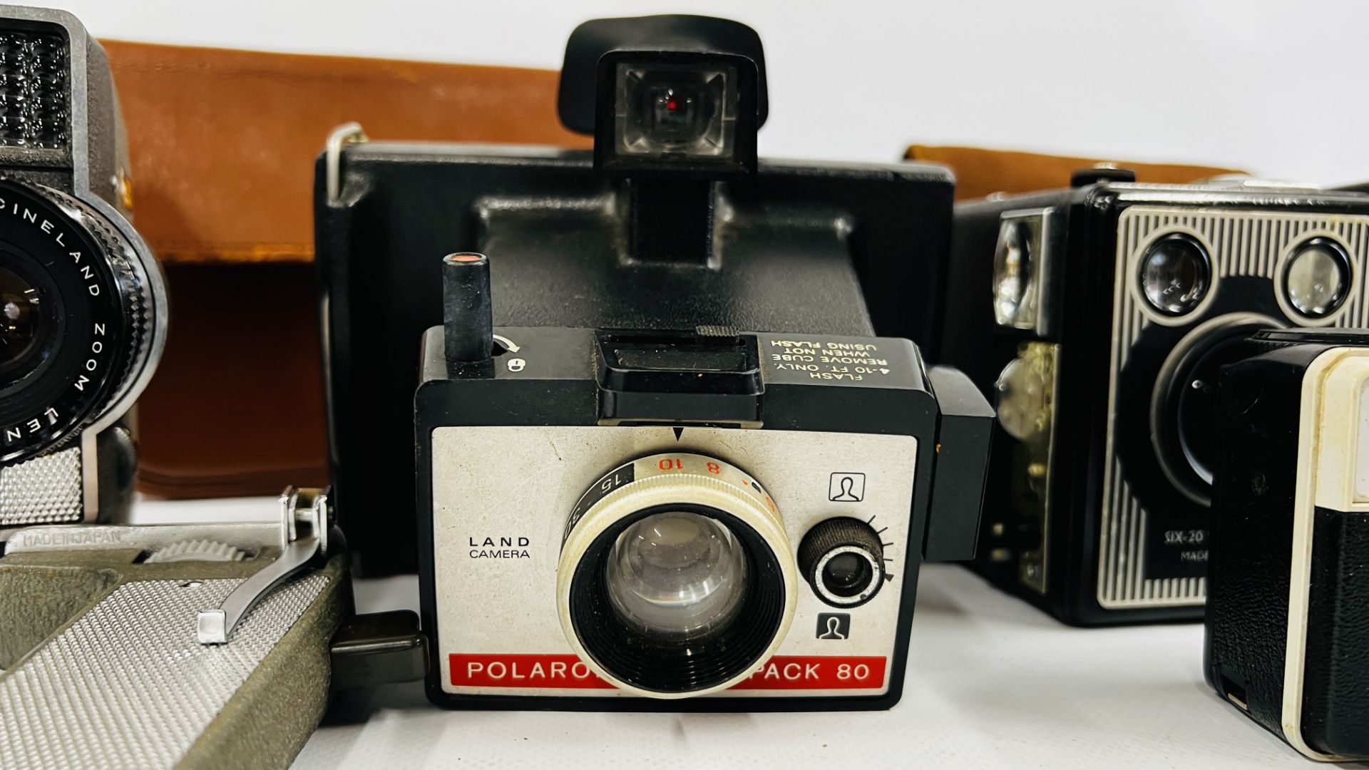 FIVE VINTAGE CAMERA'S TO INCLUDE POLAROID COLORPACK 80, SIX-20 BROWNIE E, - Image 5 of 6