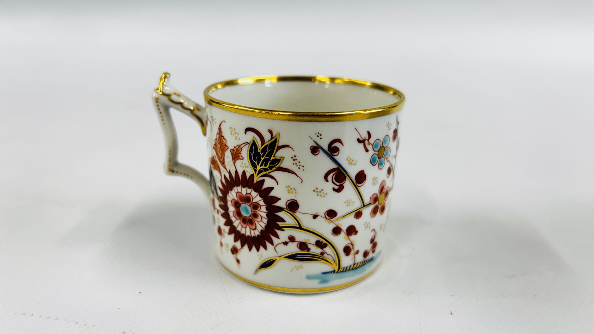 A FLIGHT BARR AND BARR WORCESTER PORCELAIN TEA CUP, - Image 15 of 38