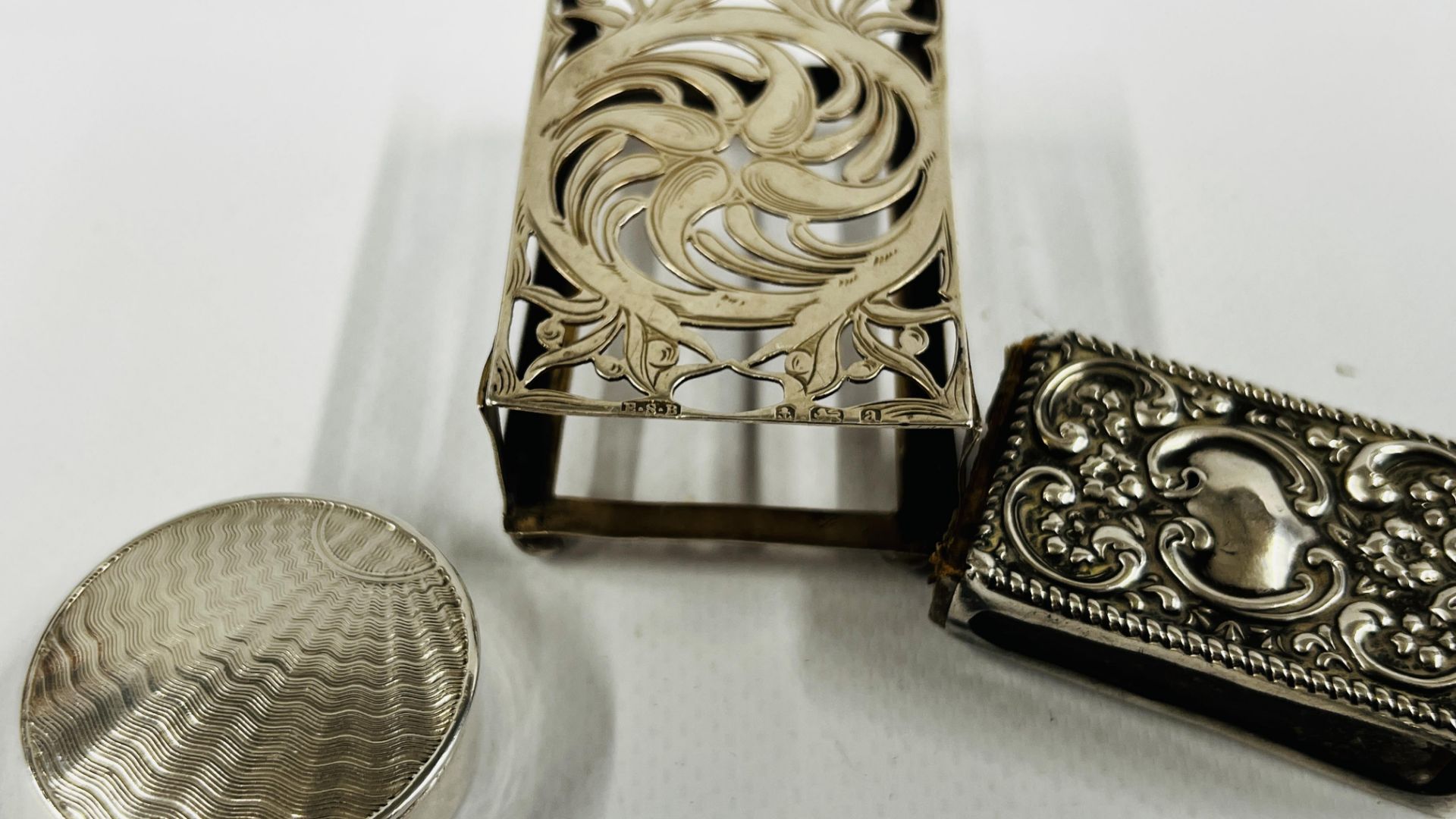 TWO SILVER MATCHBOX HOLDERS, CIRCULAR SILVER PILL BOX, TWO SILVER PROPELLING PENCILS. - Image 8 of 14