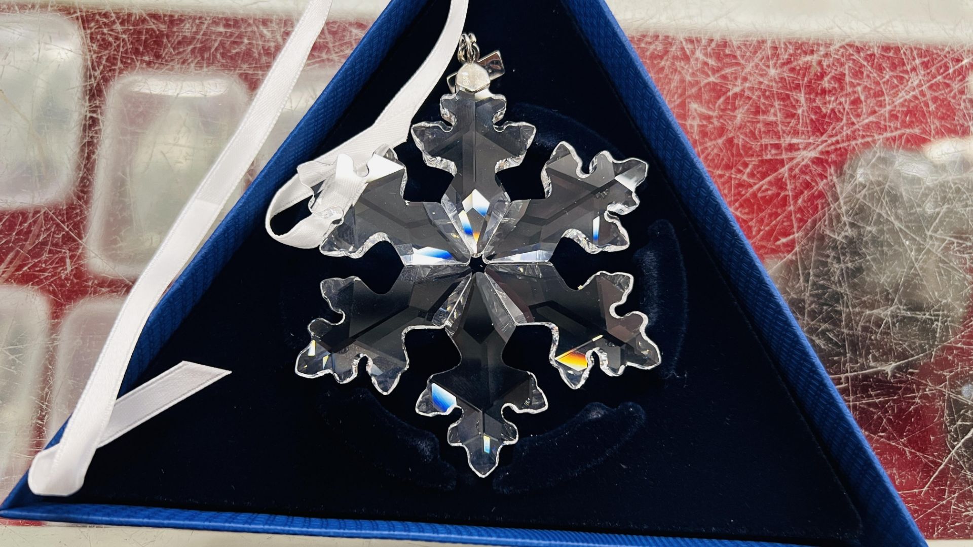 A COLLECTION OF EIGHTEEN SWAROVSKI CRYSTAL SNOWFLAKE CHRISTMAS ORNAMENTS 2000-2017 INCLUSIVE - ALL - Image 41 of 50
