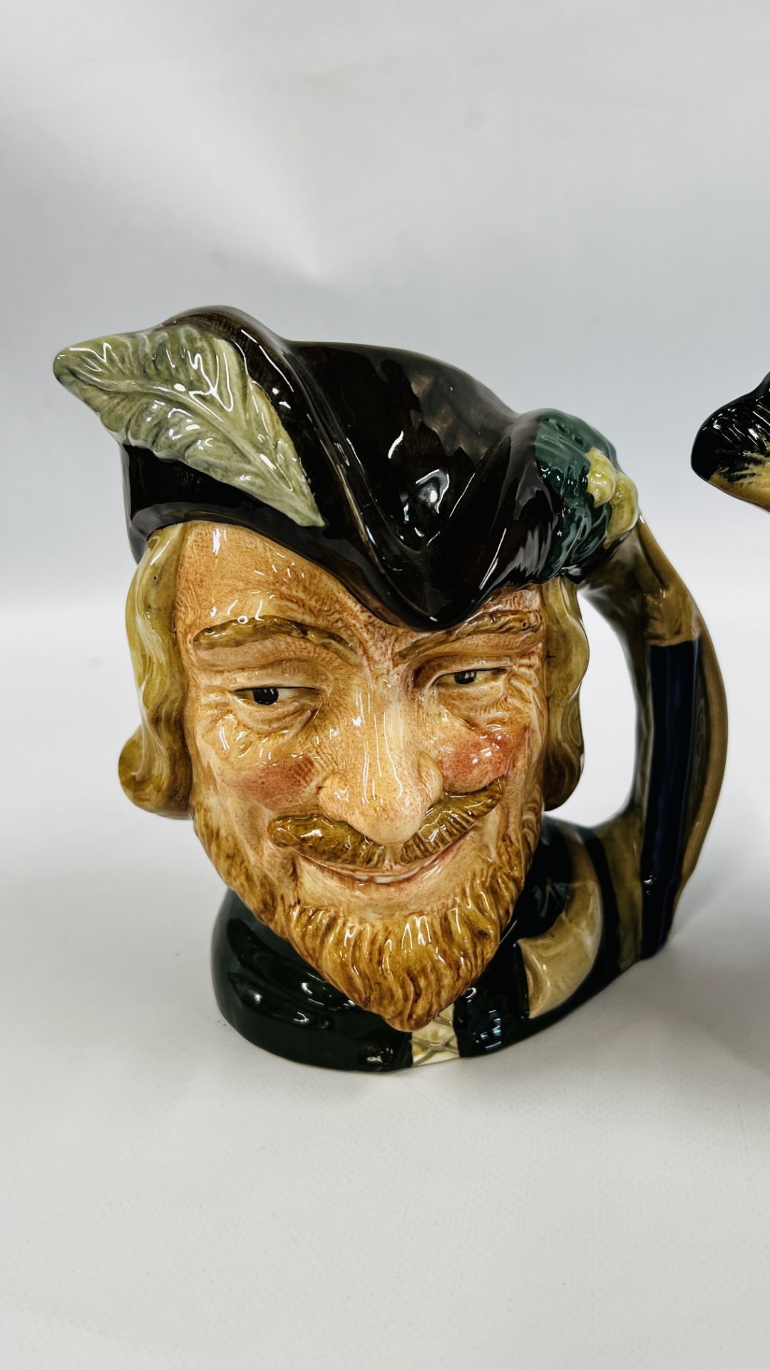 A GROUP OF 5 ROYAL DOULTON CHARACTER JUGS TO INCLUDE THE POACHER D 6429, PIED PIPER D 6403, - Image 6 of 9