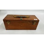 VINTAGE SUTHERLAND THOMSON & Co LTD LONDON PORTABLE BUTTER FAT TESTING OUTFIT IN MAHOGANY CASE.