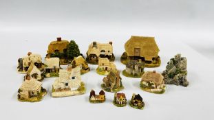 14 UNBOXED LILLIPUT LANE COUNTRY COTTAGES TO INCLUDE HONEYSUCKLE COTTAGE, ST. GOLON''S CHAPEL ETC.