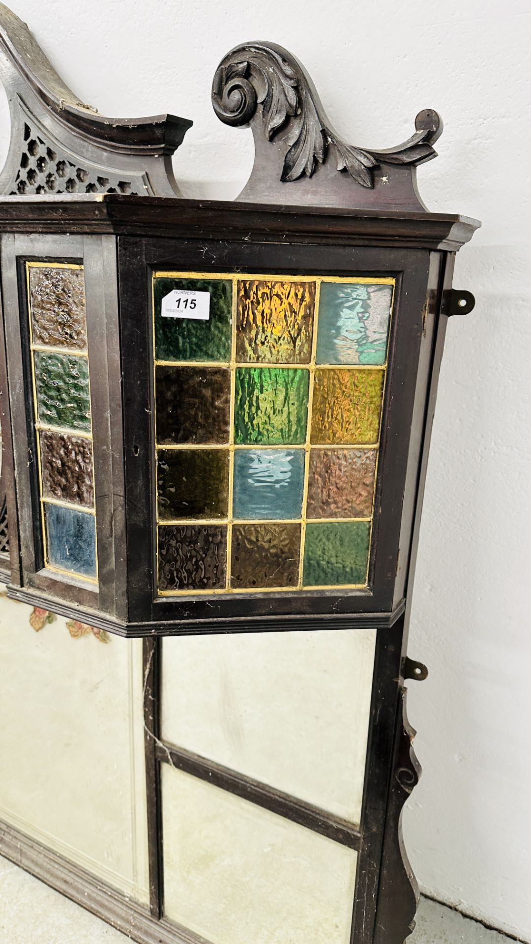 ORNATE MIRRORED OAK DRESSER UPSTAND WITH STAINED GLASS PANEL DETAIL FOR RESTORATION, - Image 7 of 10