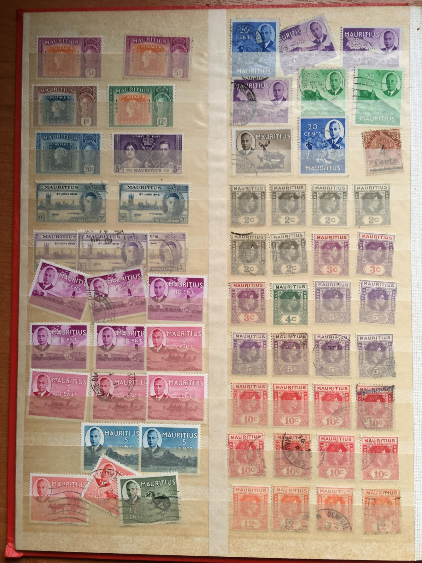 STAMPS: BOX WITH COMMONWEALTH IN FIVE STOCKBOOKS AND A BINDER, CANADA, NEW ZEALAND, MAURITIUS, ETC. - Bild 11 aus 36