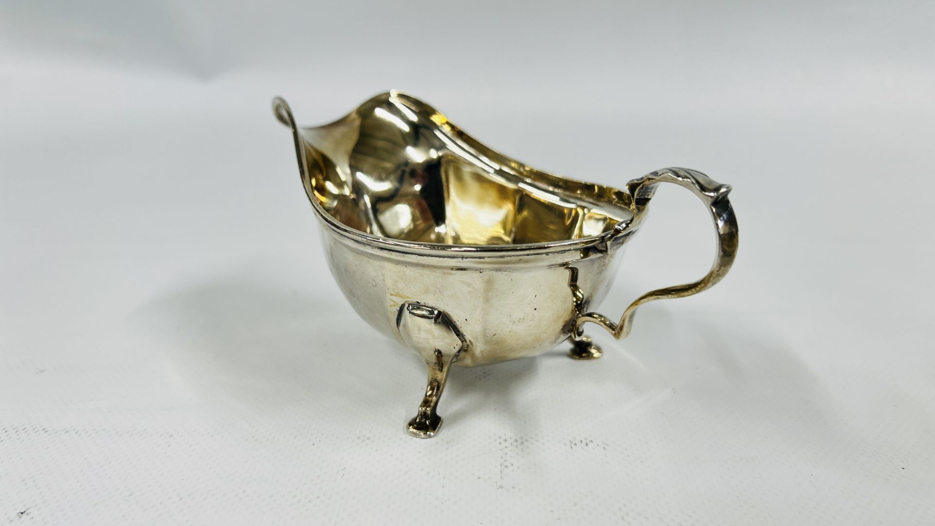 A SILVER SAUCE BOAT, SHEFFIELD ASSAY 1962 C.W.F. - Image 13 of 17