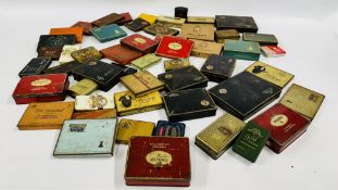 A BOX CONTAINING AN EXTENSIVE COLLECTION OF ASSORTED EMPTY VINTAGE CIGARETTE TINS TO INCLUDE
