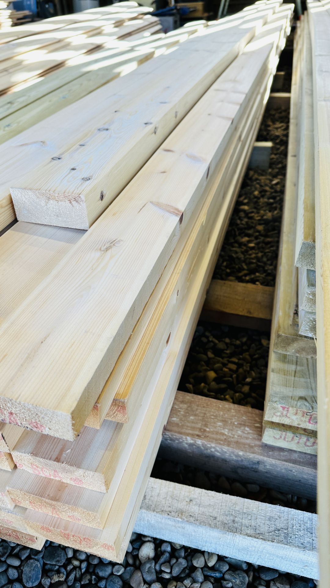 38 X 4.5M LENGTHS OF 95MM X 35MM PLANED TIMBER. THIS LOT IS SUBJECT TO VAT ON HAMMER PRICE. - Image 4 of 5
