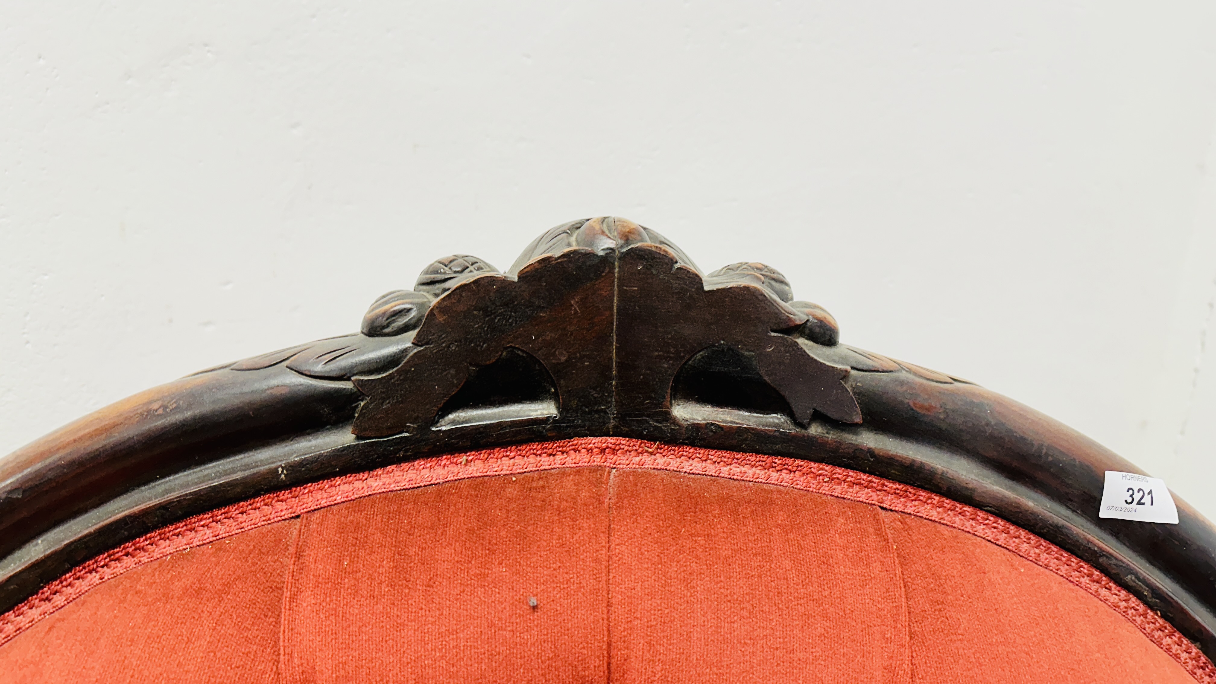 A VICTORIAN MAHOGANY FRAMED HUMP BACK SOFA IN RED BUTTON BACK VELOUR - L 210CM. - Image 3 of 15