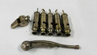 A COLLECTION OF 7 VINTAGE WHISTLES TO INCLUDE MILITARY WW2 AIR MINISTRY DITCHING WHISTLE & ARP