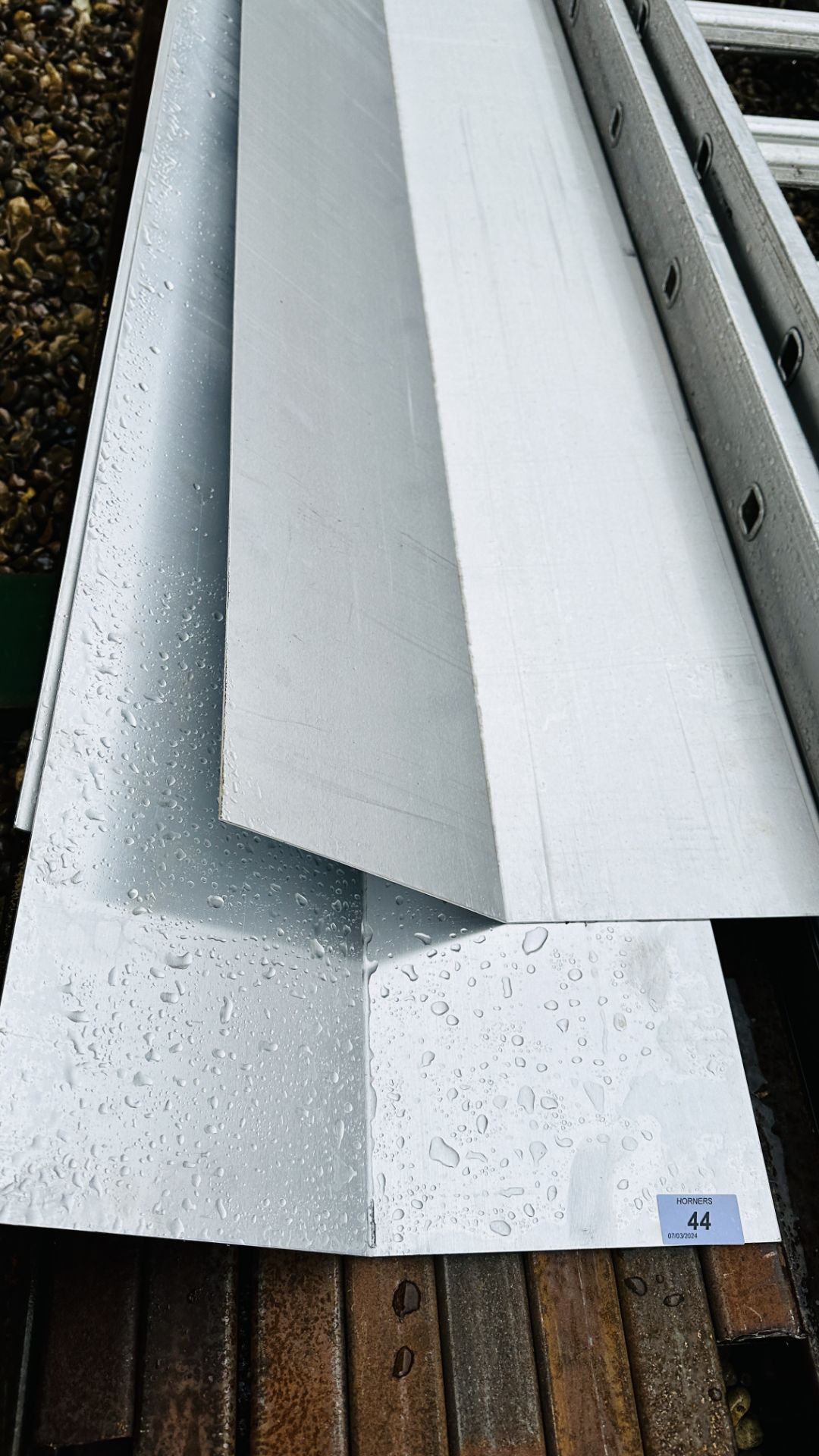 19 X 3.5M LENGTHS OF 40MM X 40MM BOXED STEEL PLUS 3 X 3M METAL RIDGE CAP MATERIAL. - Image 4 of 5