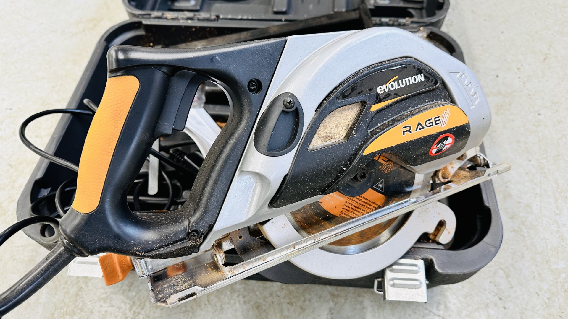 CASED EVOLUTION RAGE CIRCULAR SAW - SOLD AS SEEN. - Image 2 of 6