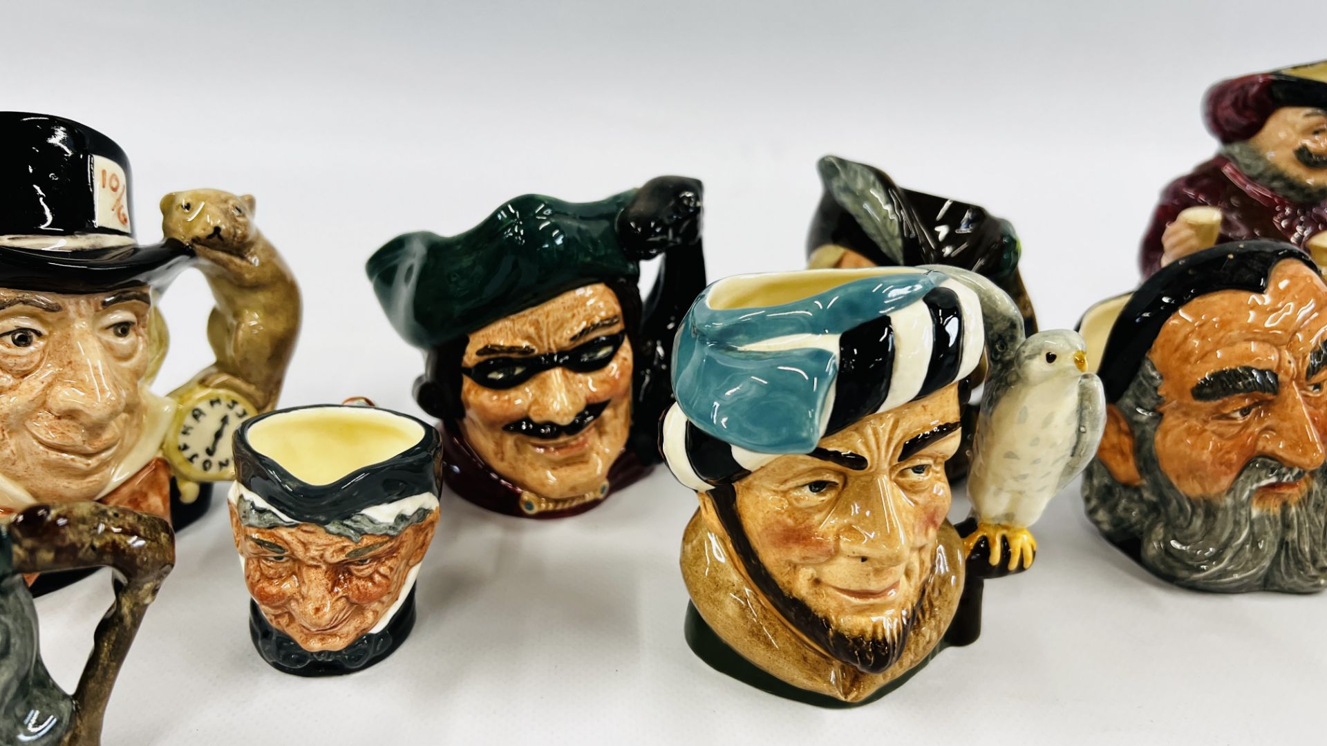 A COLLECTION OF 11 ROYAL DOULTON CHARACTER JUGS OF VARYING SIZES TO INCLUDE MINIATURE EXAMPLES. - Image 6 of 12