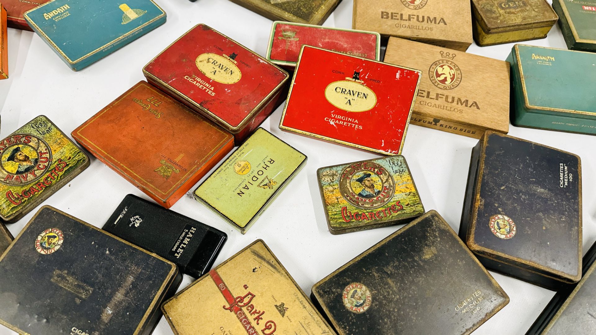 A BOX CONTAINING AN EXTENSIVE COLLECTION OF ASSORTED EMPTY VINTAGE CIGARETTE TINS TO INCLUDE - Image 14 of 14