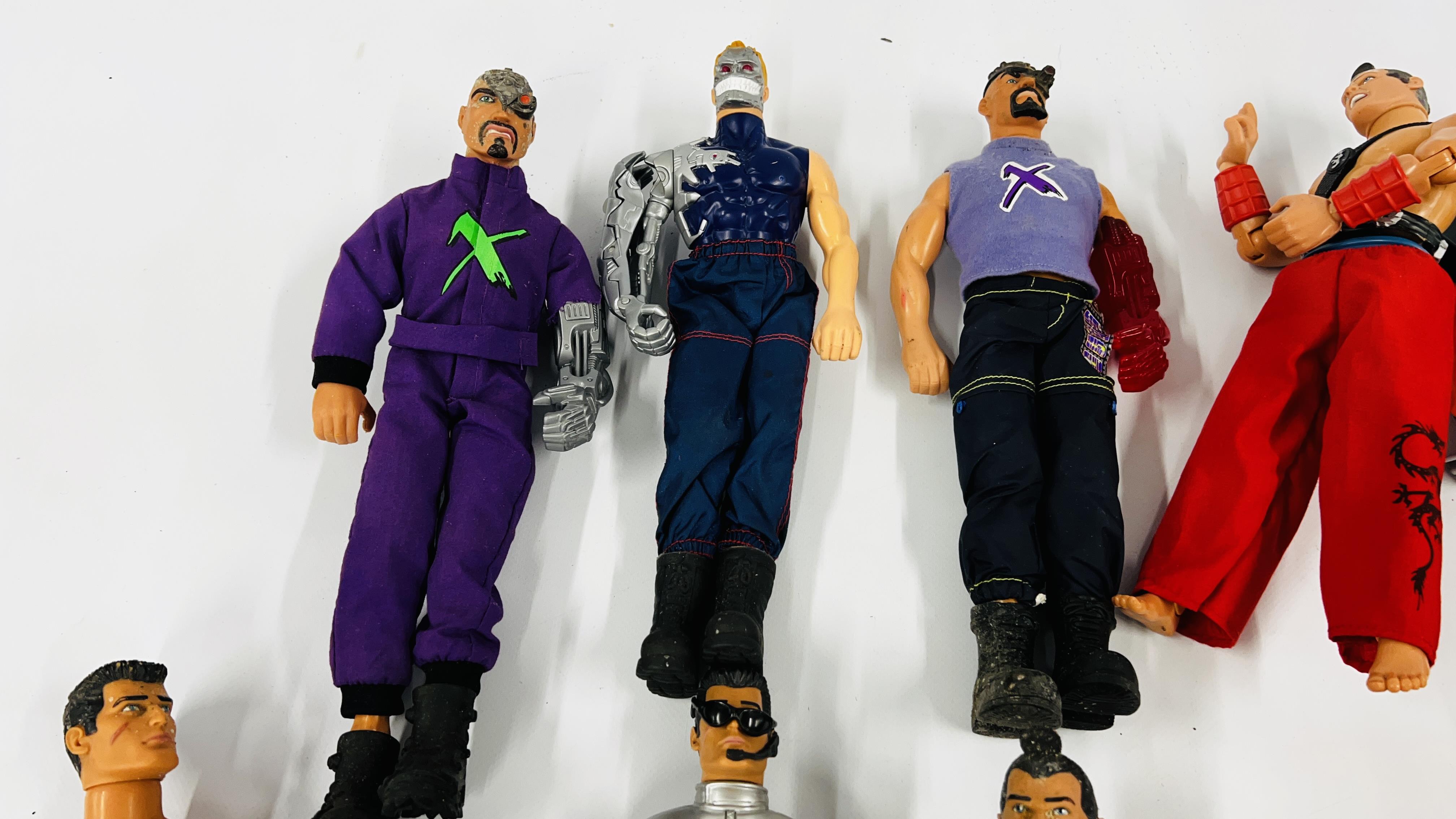 A BOX CONTAINING A GROUP OF 16 ASSORTED ACTION MAN FIGURES IN VARIOUS OUTFITS. - Image 6 of 8