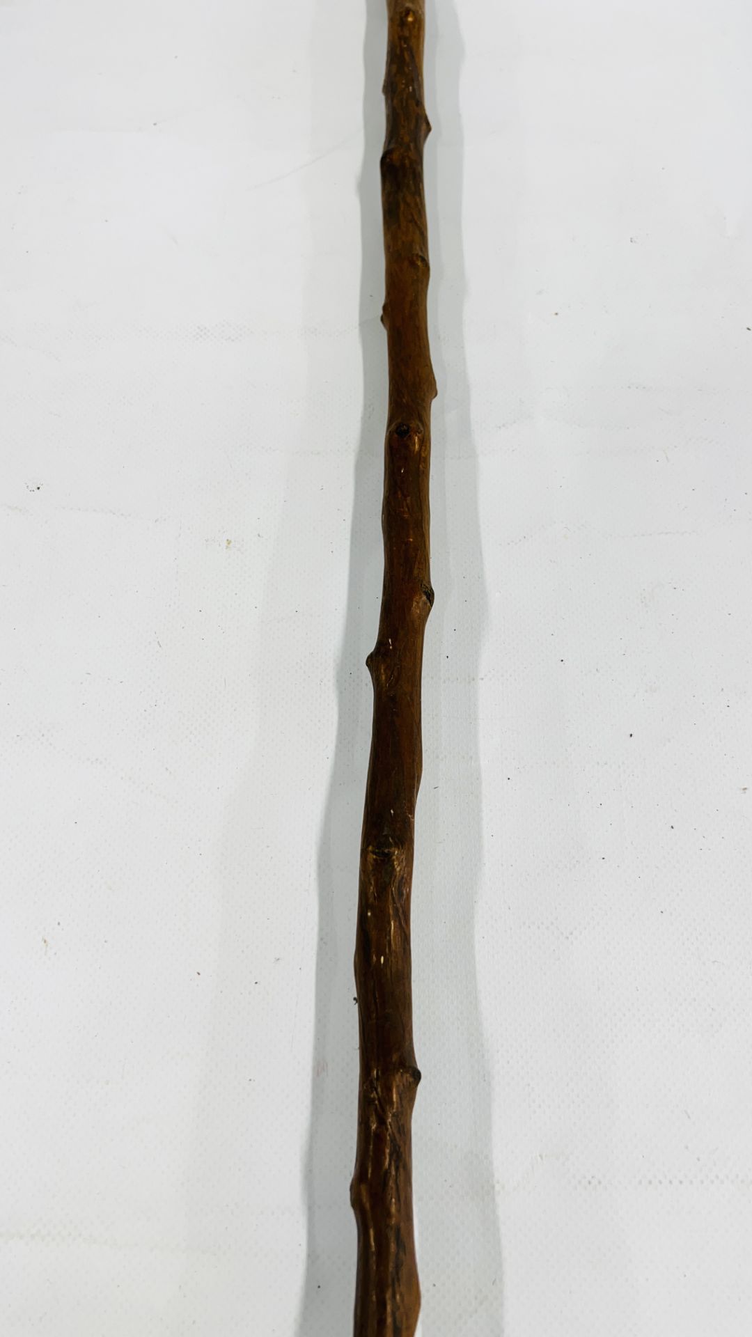 A C19th VINTAGE BRIAR WOOD WALKING STICK THE HANDLE CARVED WITH A GENTLEMAN'S FACE, L 89CM. - Image 6 of 7