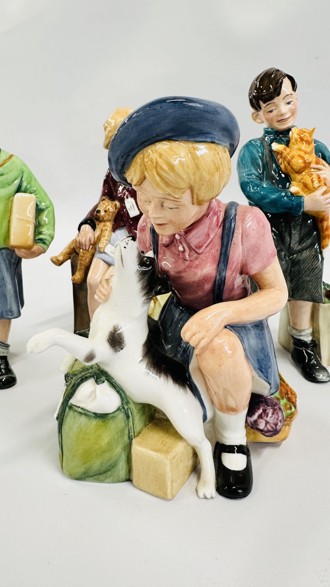 GROUP OF 4 ROYAL DOULTON EVACUEES FIGURES INCLUDING THE HOMECOMING, - Image 3 of 9