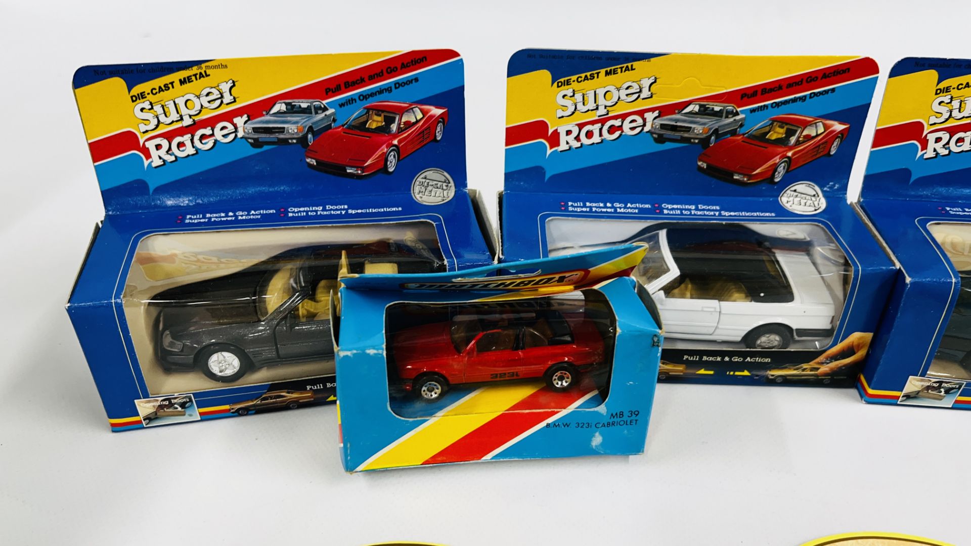 A BOX OF ASSORTED DIE-CAST MODEL VEHICLES TO INCLUDE MATCHBOX EXAMPLES, ETC. - Image 5 of 8