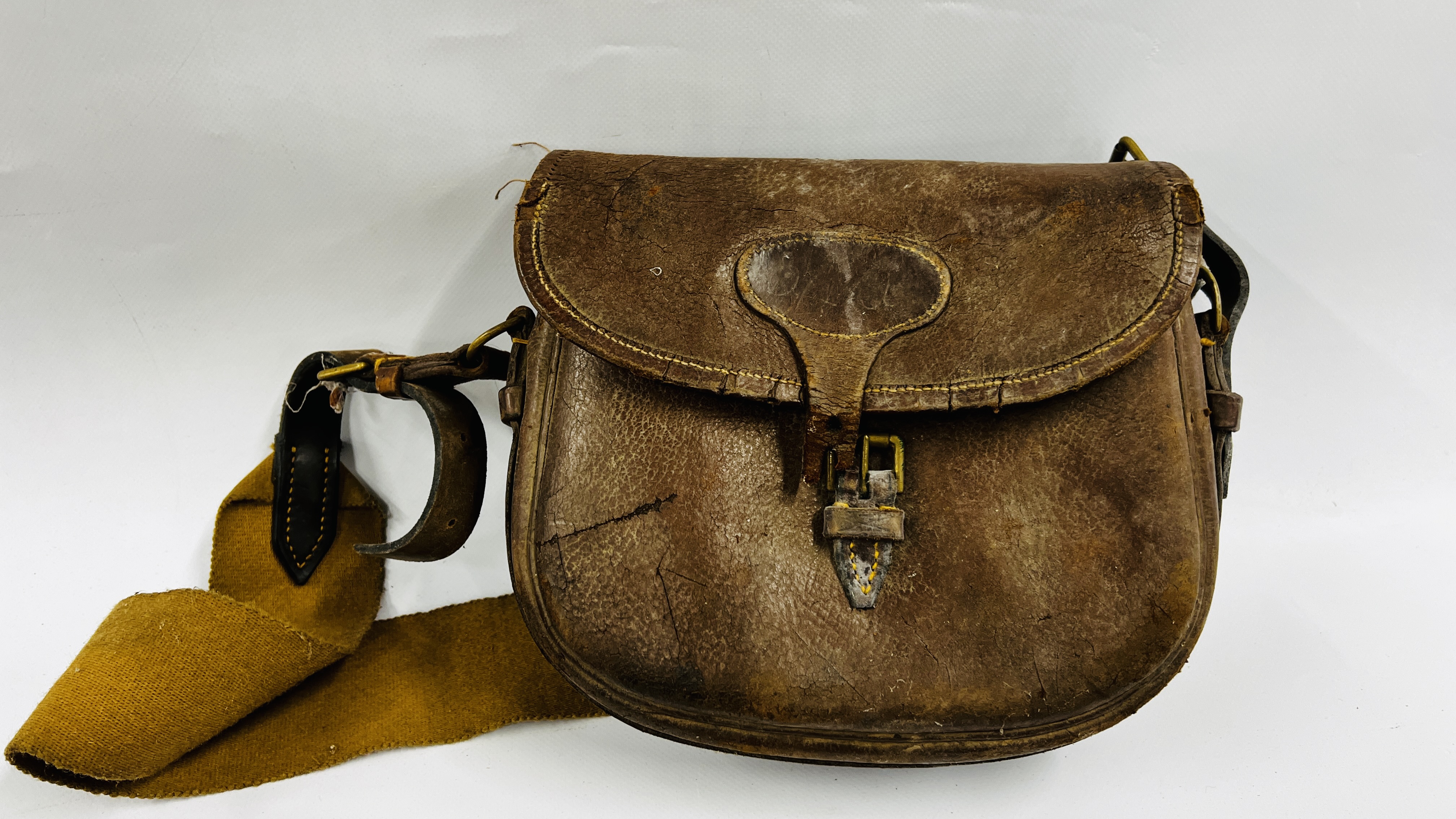 BOX CONTAINING VINTAGE SHOOTING ACCESSORIES TO INCLUDE TWO LEATHER CARTRIDGE BAGS, - Image 14 of 14