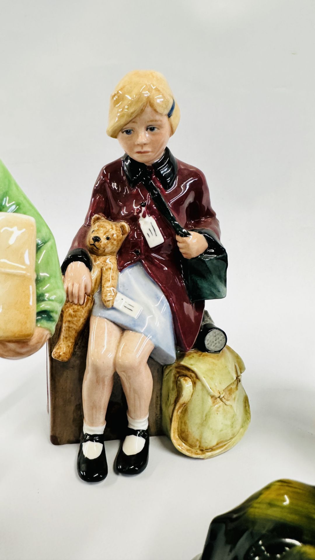GROUP OF 4 ROYAL DOULTON EVACUEES FIGURES INCLUDING THE HOMECOMING, - Image 5 of 9