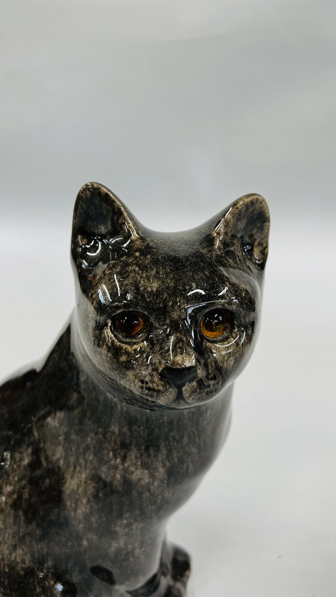 A HANDCRAFTED WINSTANLEY NO.4 SEATED CAT FIGURE - HEIGHT 24CM. - Image 2 of 6