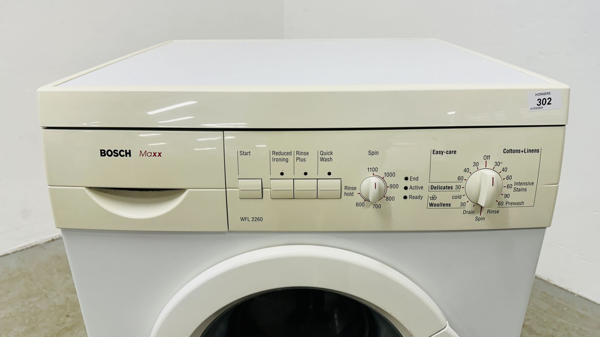 BOSCH MAXX WASHING MACHINE MODEL WFL-2260 - SOLD AS SEEN. - Image 2 of 6