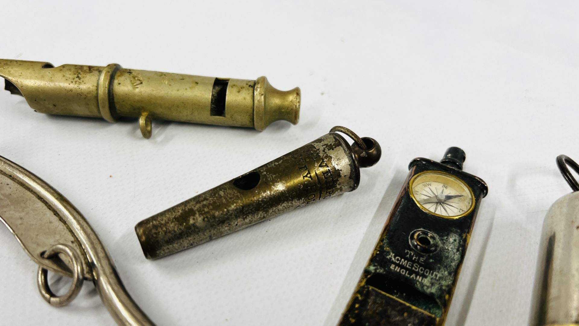 A COLLECTION OF 5 VINTAGE WHISTLES TO INCLUDE 189890'S LIVERPOOL POLICE BEAUFORT WHISTLE, - Image 4 of 6