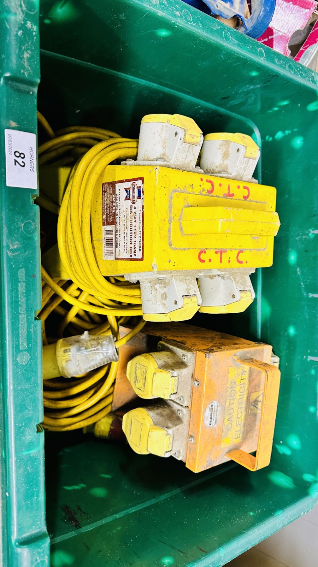 3 X 110 VOLT POWER TRANSFORMERS PLUS 2 JUNCTION BOXES & ASSORTED CABLES - TRADE ONLY. - Image 5 of 5