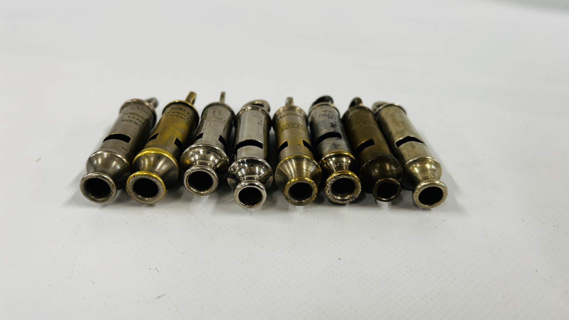 A COLLECTION OF 8 VINTAGE WHISTLES A.R.P WW2 1909-23, ACME CITY'S J. - Image 5 of 5