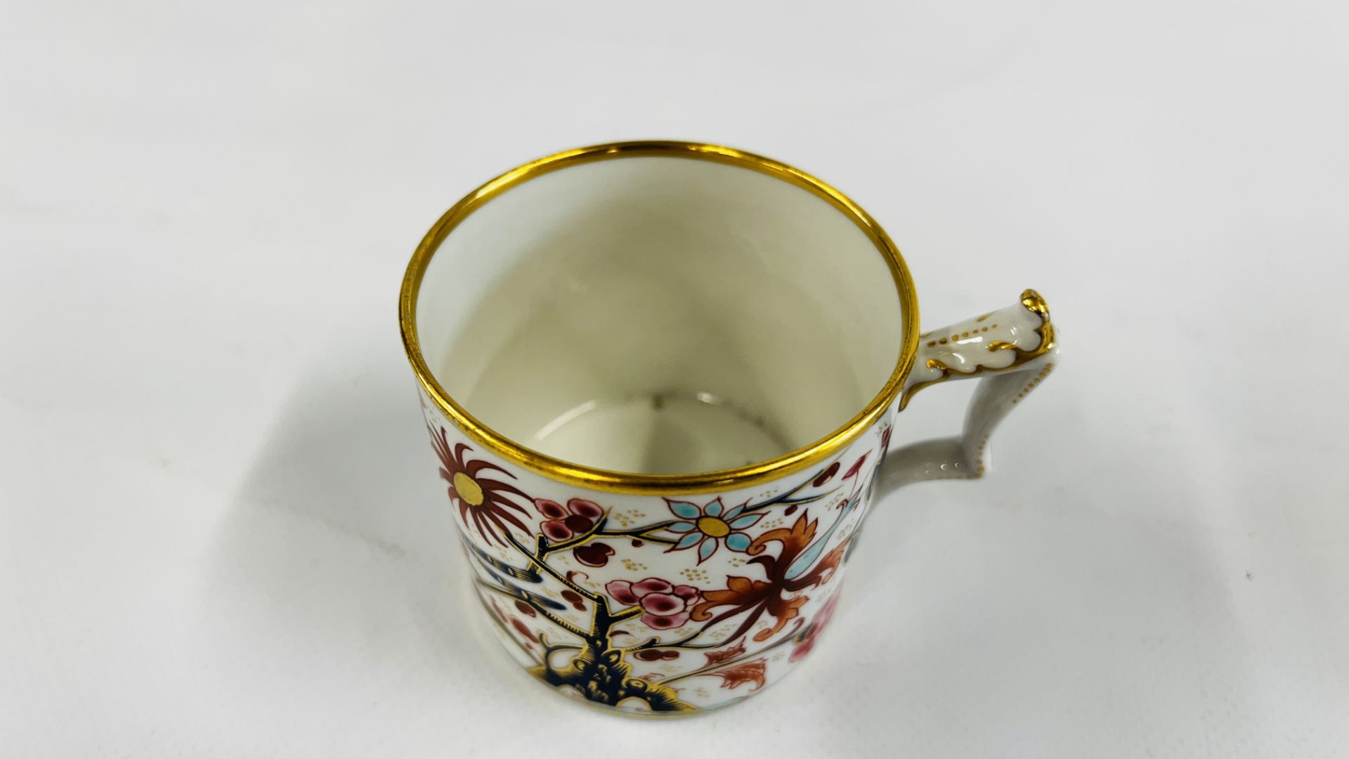 A FLIGHT BARR AND BARR WORCESTER PORCELAIN TEA CUP, - Image 11 of 38