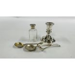 A SILVER SQUAT CANDLESTICK LONDON ASSAY (FILLED) H 8.