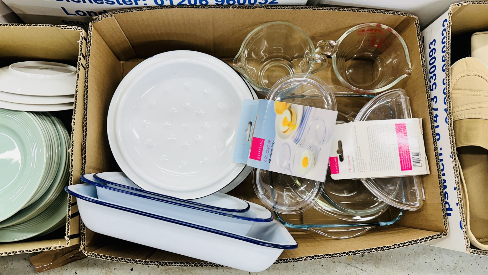 20 BOXES OF ASSORTED HOUSEHOLD EFFECTS TO INCLUDE GLASSWARE, KIITCHEN UTENSILS, CROCKERY, - Image 10 of 27